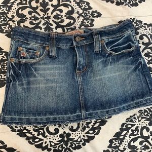 Early 2000s low waisted mini skirt<3 Y2K look